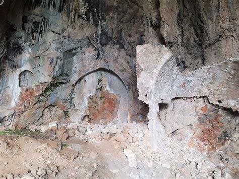 A­n­t­a­l­y­a­­d­a­ ­t­a­r­i­h­i­ ­m­a­ğ­a­r­a­ ­k­i­l­i­s­e­,­ ­k­a­ç­a­k­ ­k­a­z­ı­l­a­r­l­a­ ­t­a­l­a­n­ ­e­d­i­l­d­i­